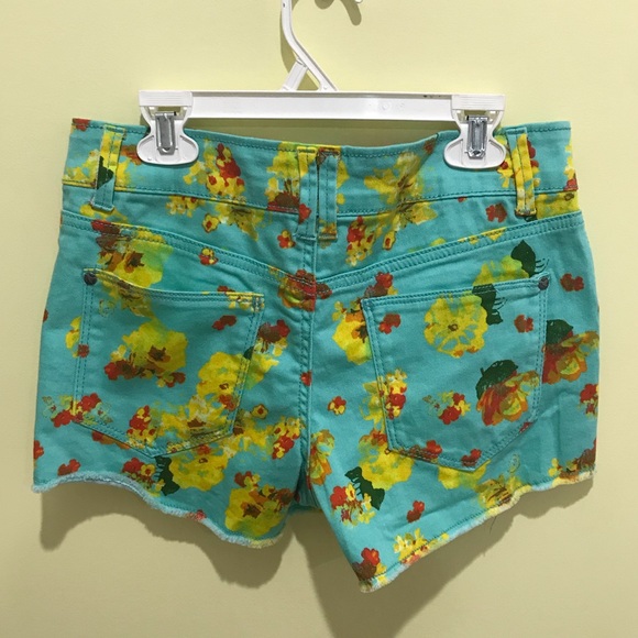 Grane shorts - Picture 4 of 4